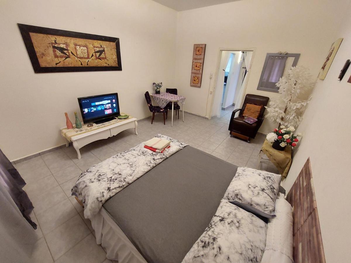 Modern Studio Central Haifa Free Wifi דירת נופש מאובזרת בחיפה Buitenkant foto